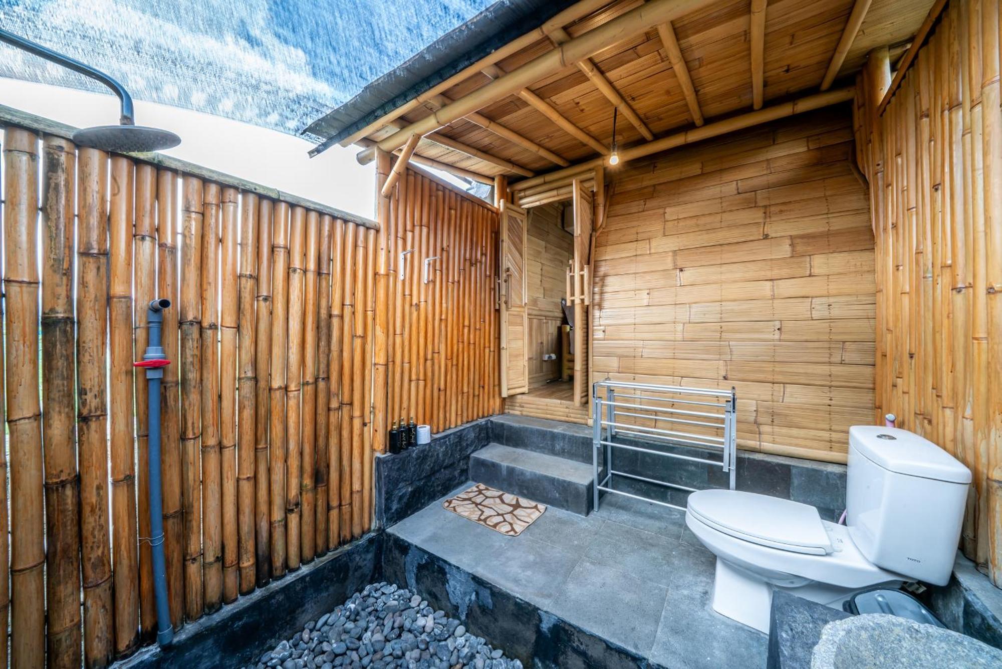 Tegal Bamboo Cottages & Private Hot Spring Baturaja  Exterior photo