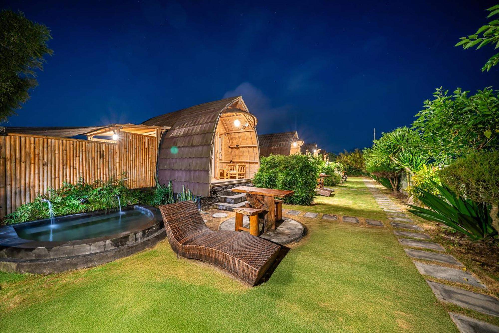 Tegal Bamboo Cottages & Private Hot Spring Baturaja  Exterior photo