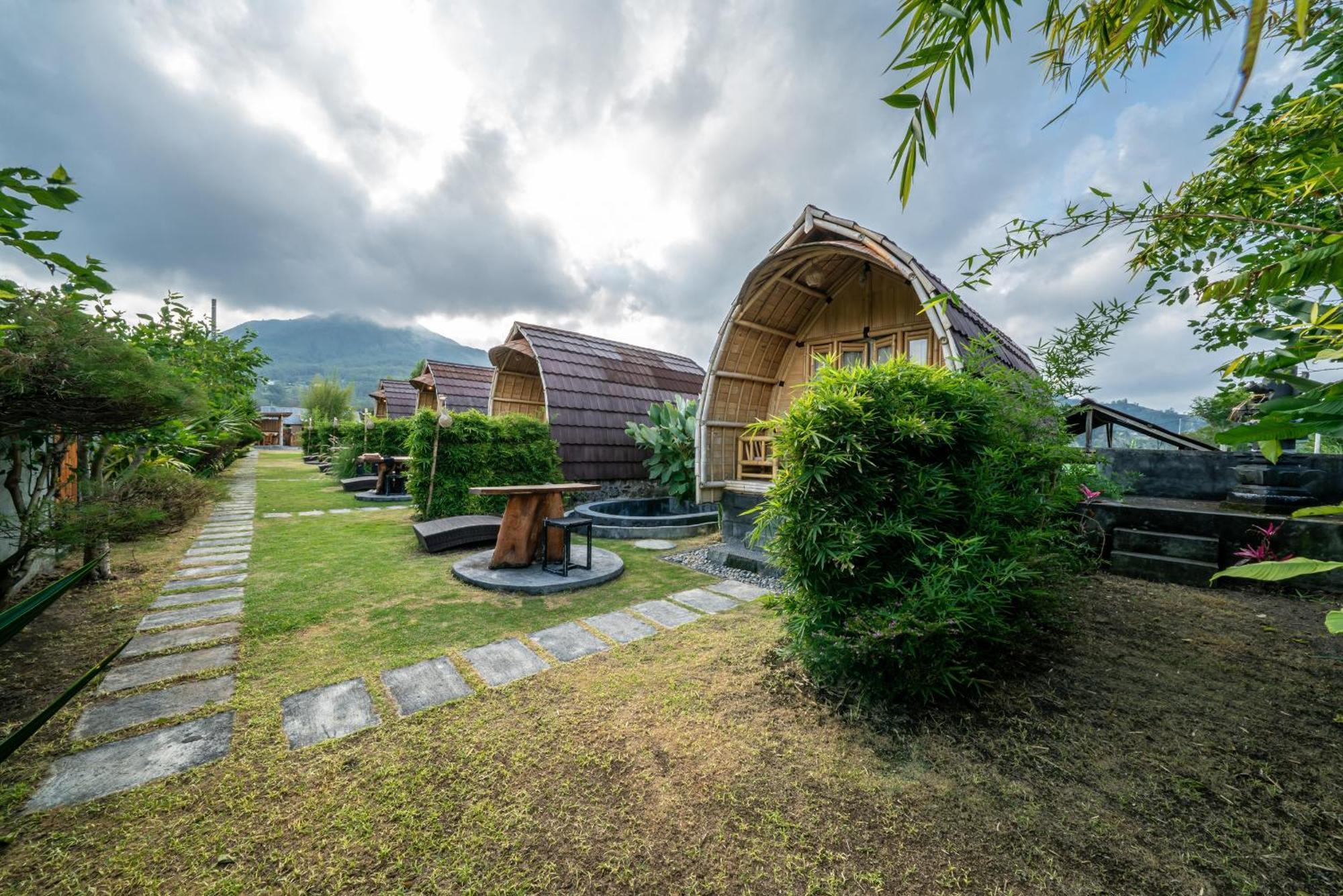 Tegal Bamboo Cottages & Private Hot Spring Baturaja  Exterior photo