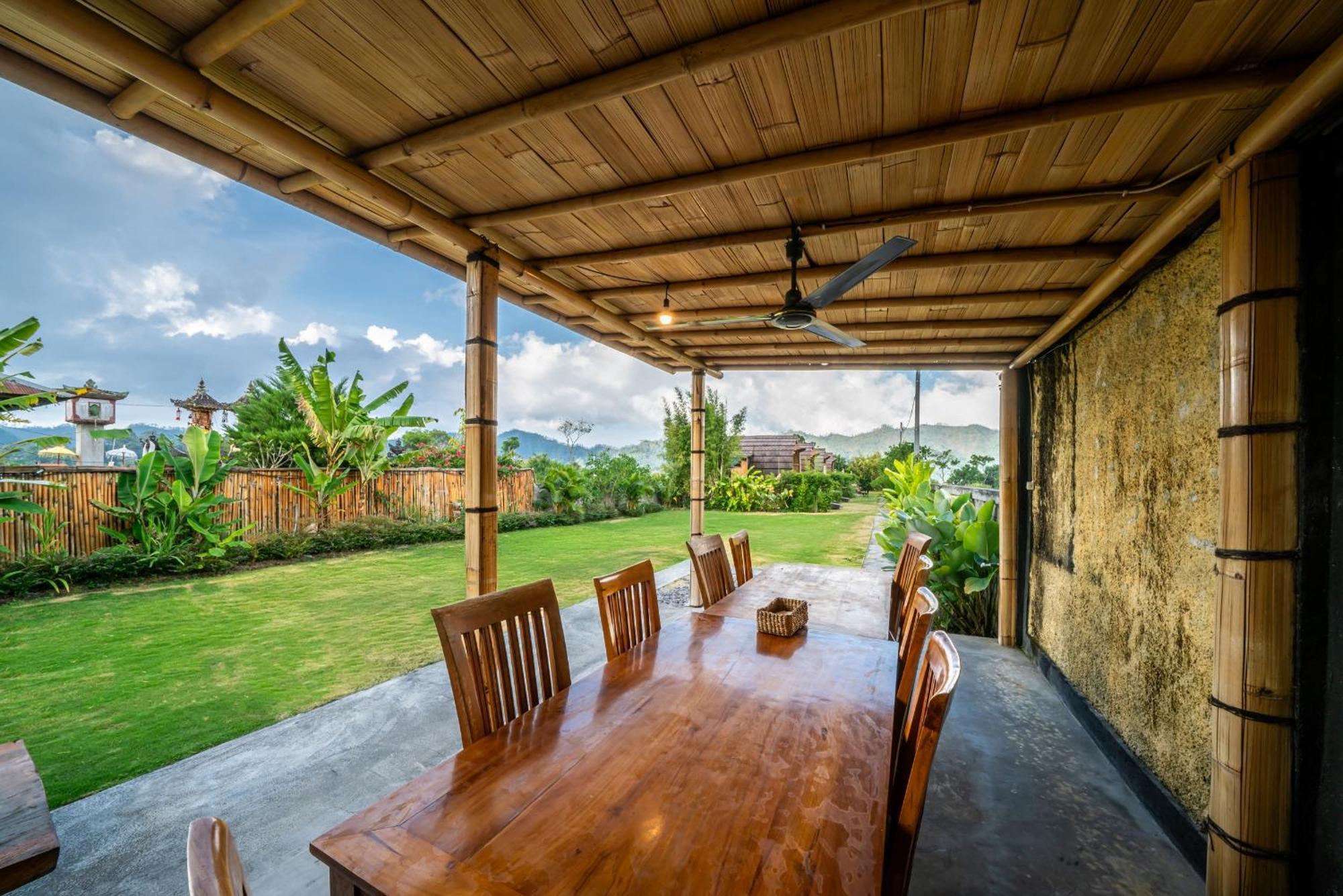 Tegal Bamboo Cottages & Private Hot Spring Baturaja  Exterior photo